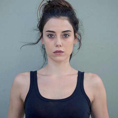 Film ve Televizyon Oyuncusu Cansu Dere