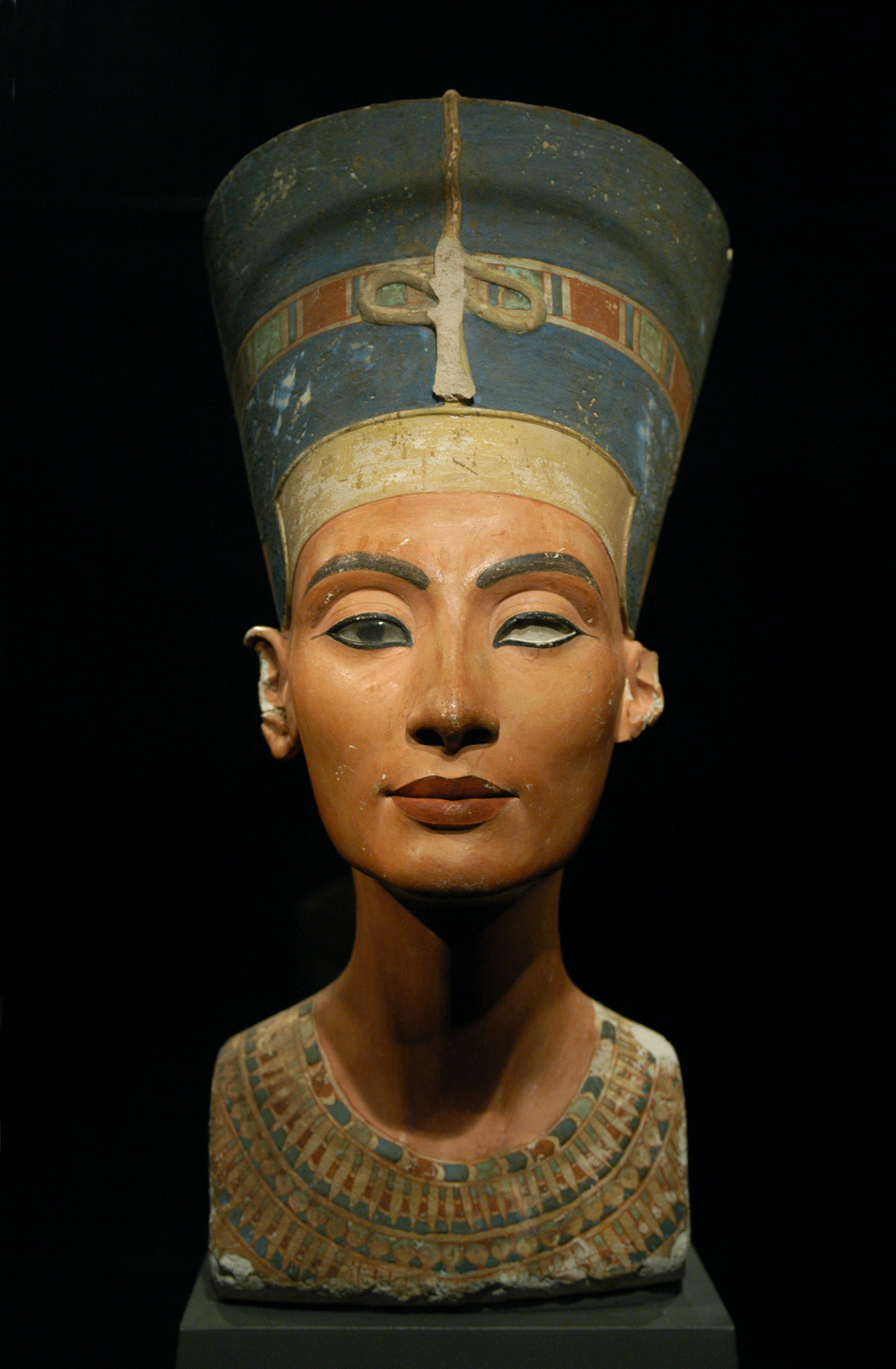 Nefertiti Büstü