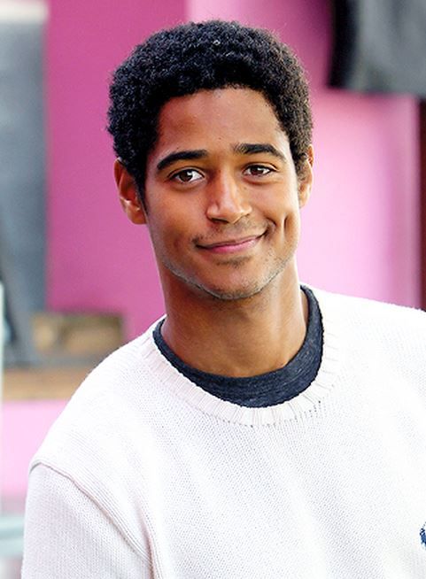 Oyuncu Alfred Enoch