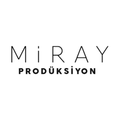 MİRAY PRODÜKSİYON Miray Prodüksiyon kurumsal logosu: Üstte zarif ve ince bir fontla yazılmış MiRAY yazısı, altında ise daha belirgin ve kalın puntolu PRODÜKSİYON ibaresi bulunuyor.